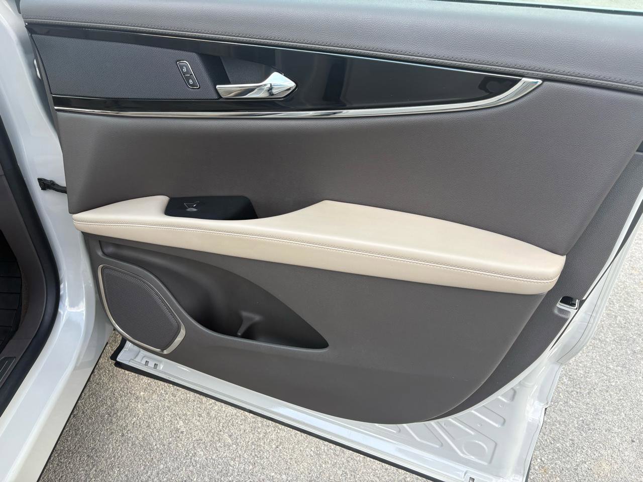 Used 2021 Lincoln Nautilus FWD w/ Equipment Group 101A image 48