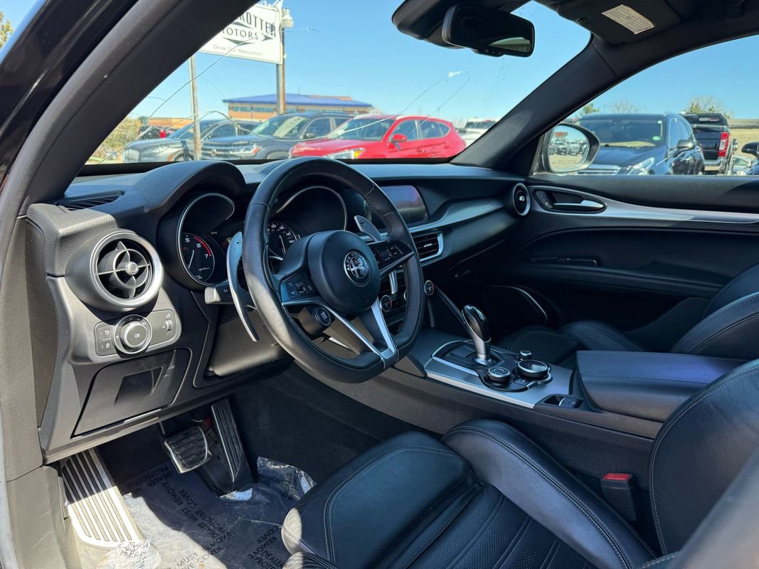 Used 2018 Alfa Romeo Stelvio Ti Sport image 11