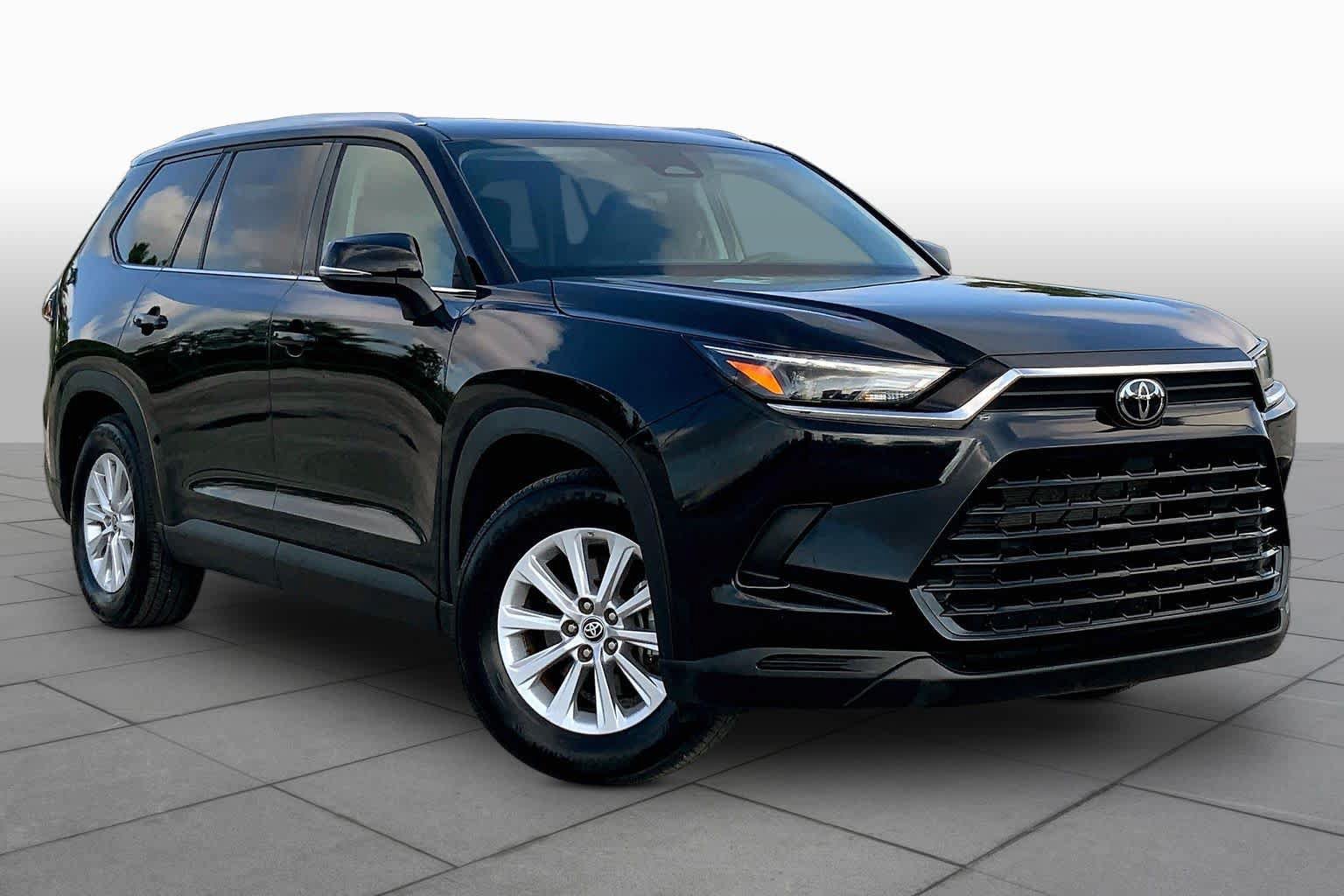 Used 2025 Toyota Grand Highlander AWD image 3
