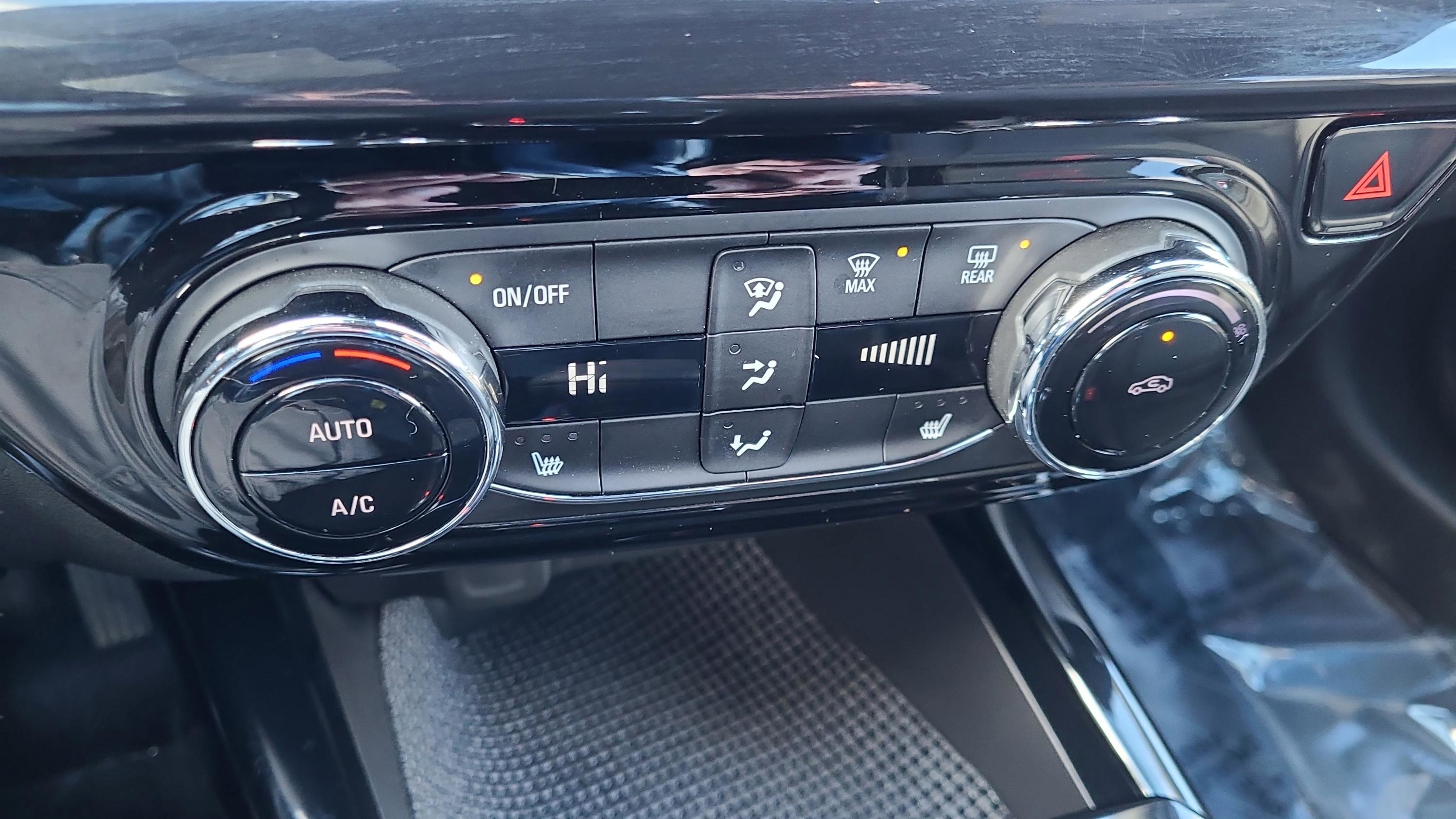 Used 2024 Chevrolet Trax RS w/ Driver Confidence Package image 21