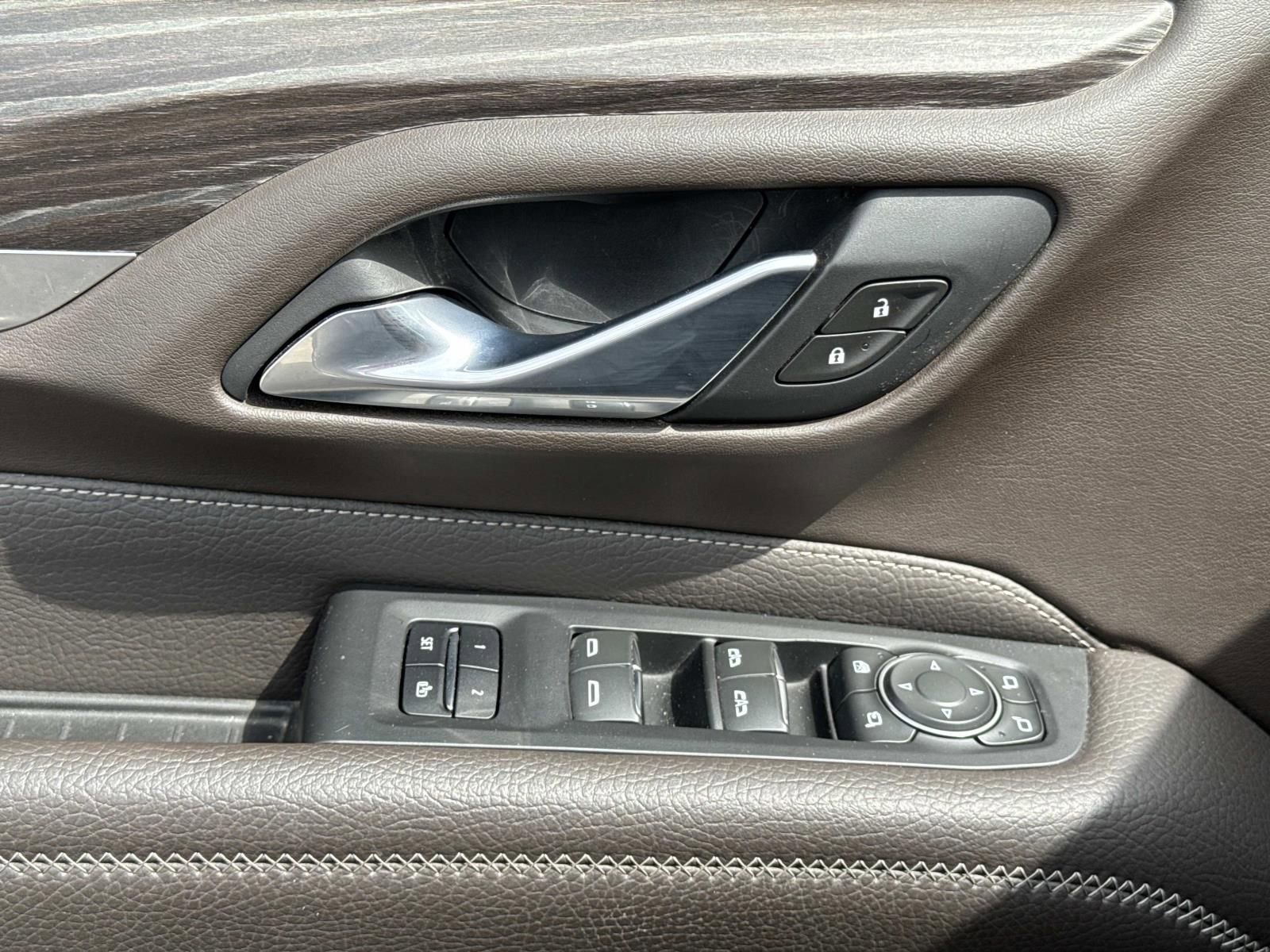 Used 2021 GMC Yukon Denali w/ Denali Premium Package image 22