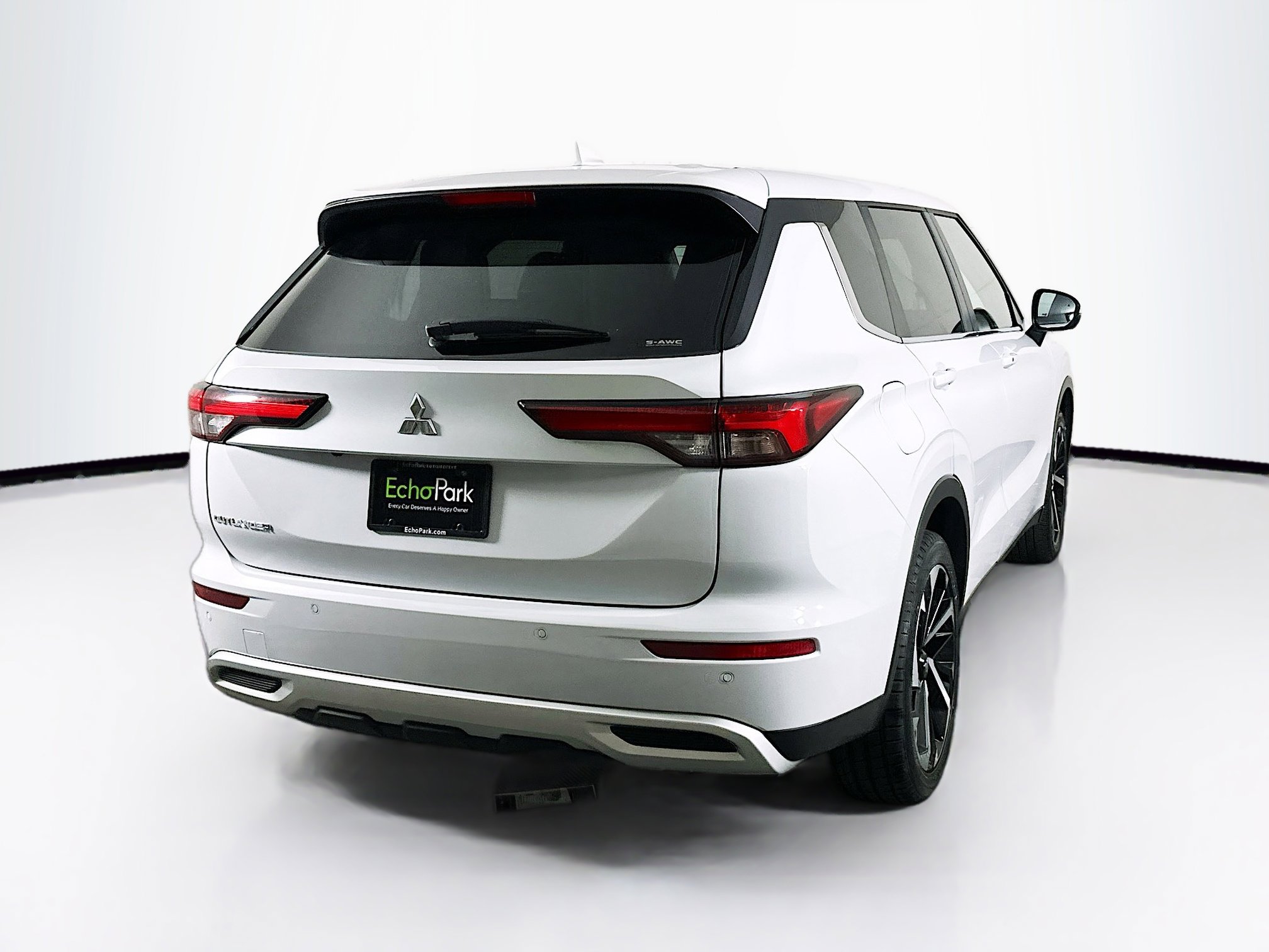 Used 2024 Mitsubishi Outlander SE image 9