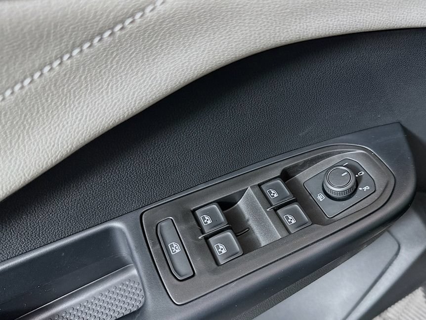 New 2026 Volkswagen Taos SEL AWD/4WD image 11