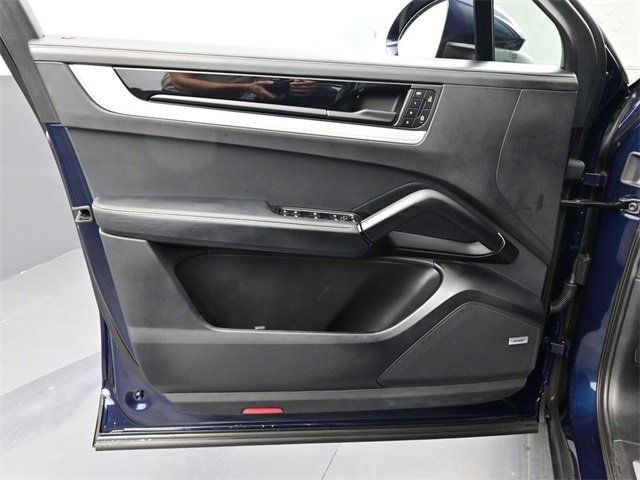 New 2025 Porsche Cayenne S image 7
