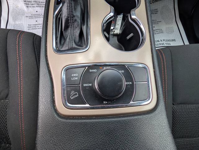Used 2016 Jeep Grand Cherokee Laredo 75th Anniversary AWD/4WD image 21