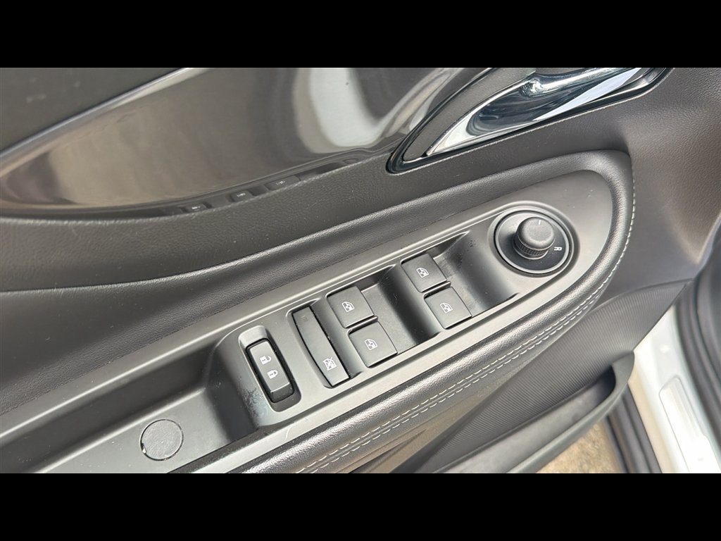 Used 2022 Buick Encore Preferred w/ Safety Package AWD/4WD image 8