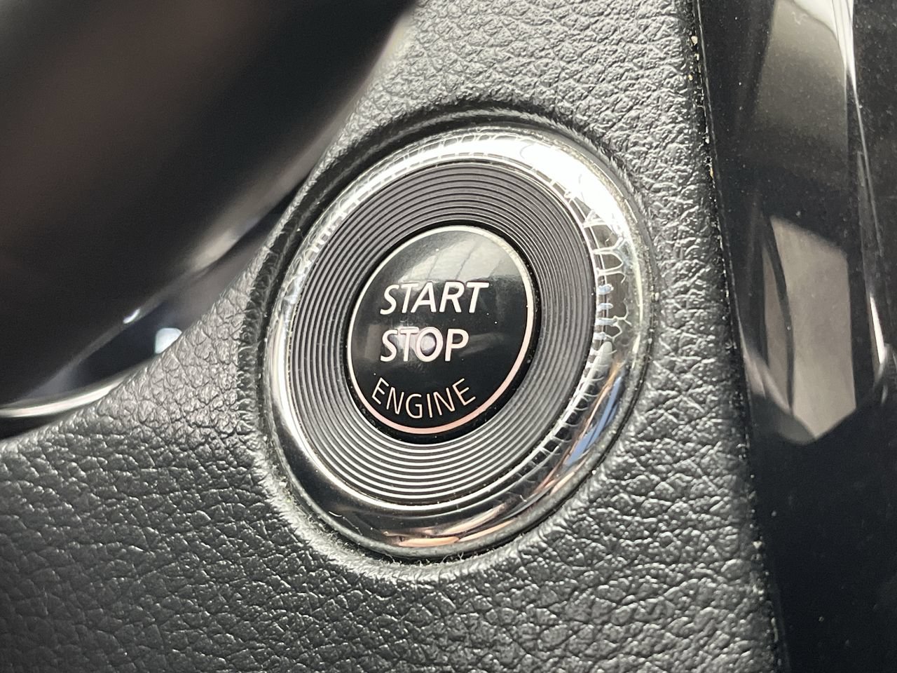 Used 2019 Nissan Rogue SV AWD/4WD image 18