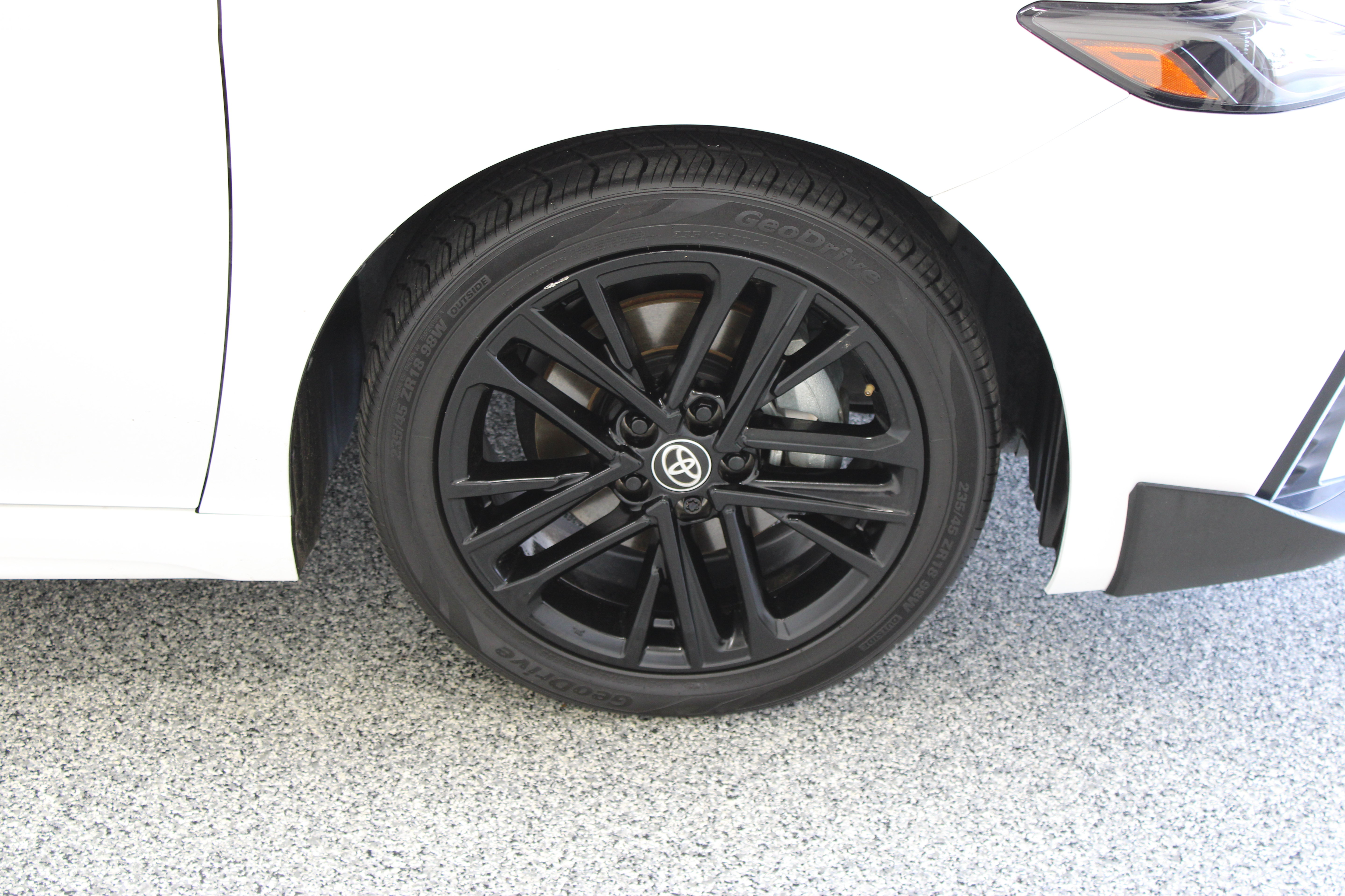 Used 2025 Toyota Camry SE w/ Multimedia Upgrade Package FWD image 5