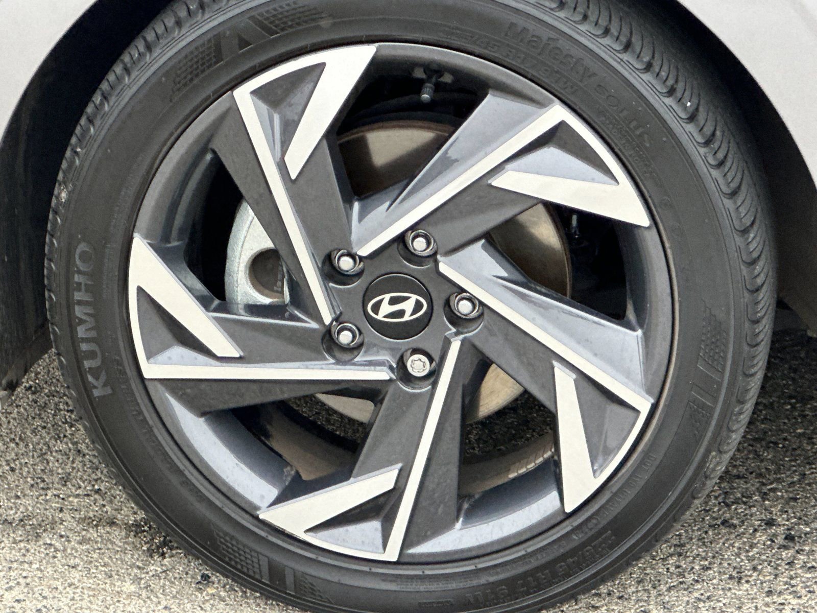 Used 2024 Hyundai Elantra Limited FWD image 33