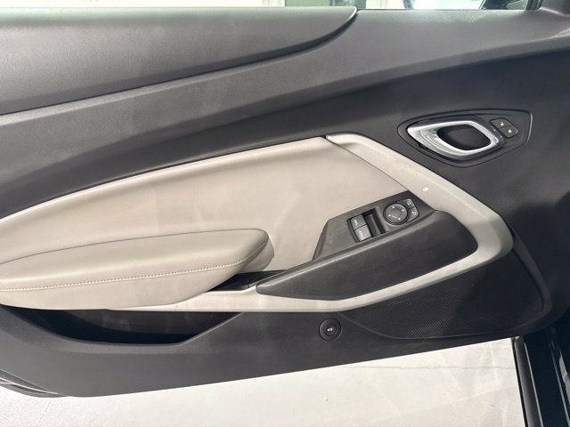Used 2017 Chevrolet Camaro SS RWD image 15