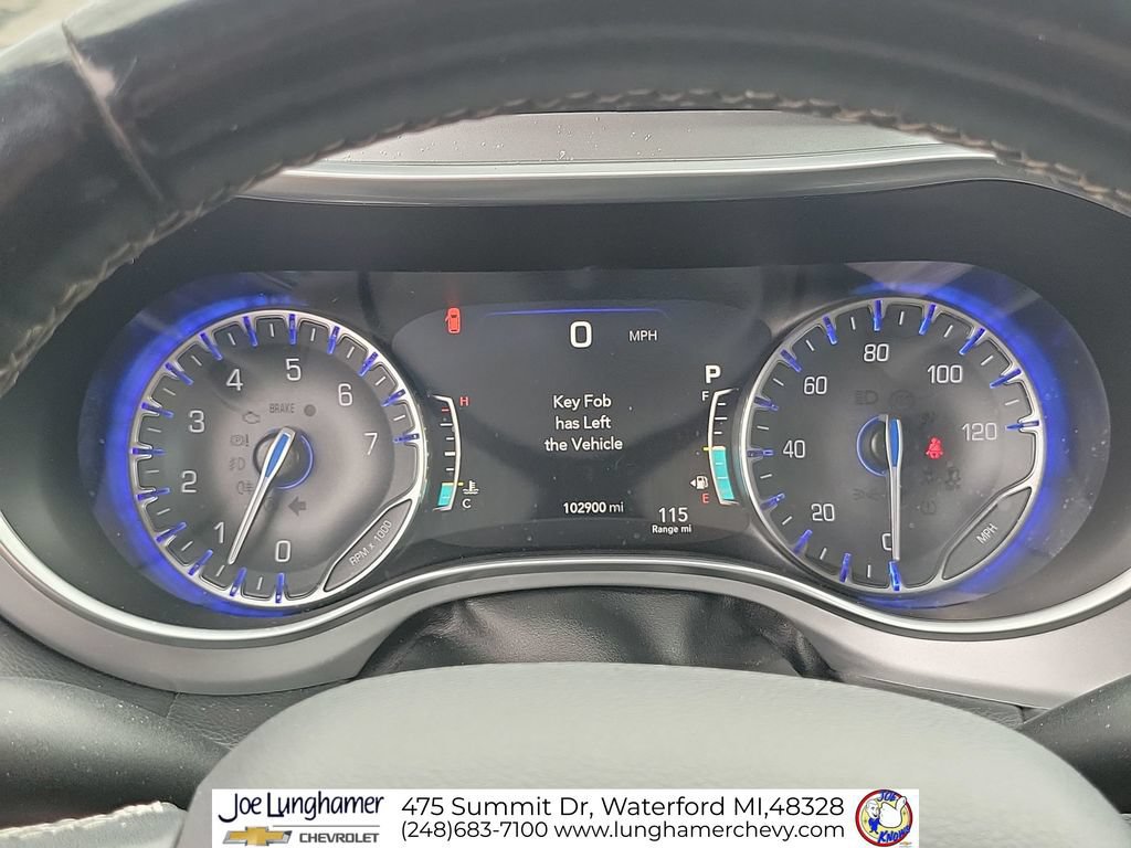 Used 2019 Chrysler Pacifica Touring-L w/ Advanced Safetytec Group FWD image 14