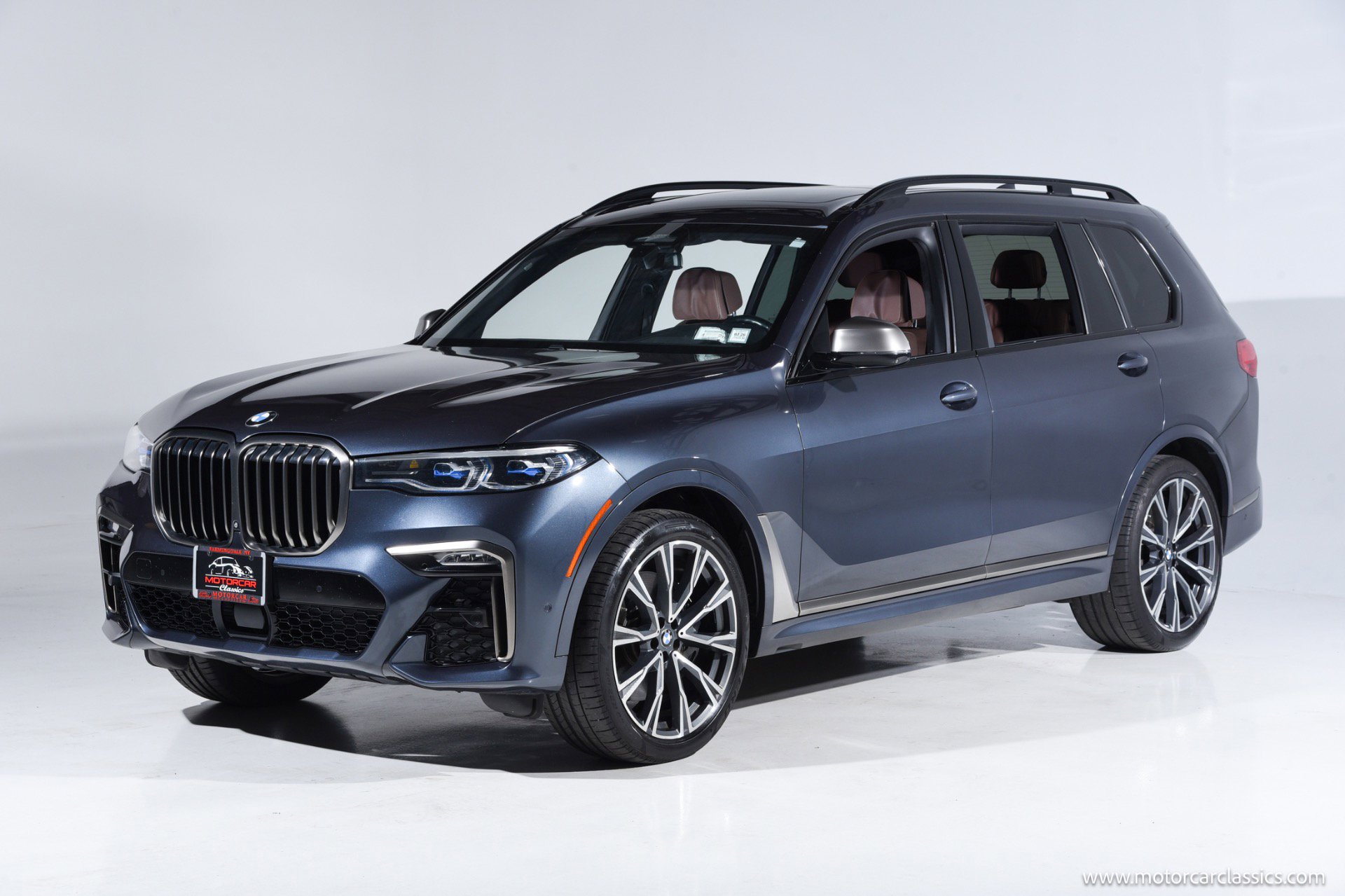 Used 2021 BMW X7 M50i image 3