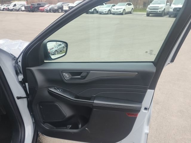 Used 2025 Ford Escape Active w/ Cold Weather Package image 10