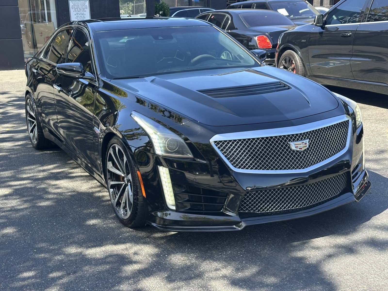Used 2016 Cadillac CTS V Sedan w/ Luxury Package RWD image 6