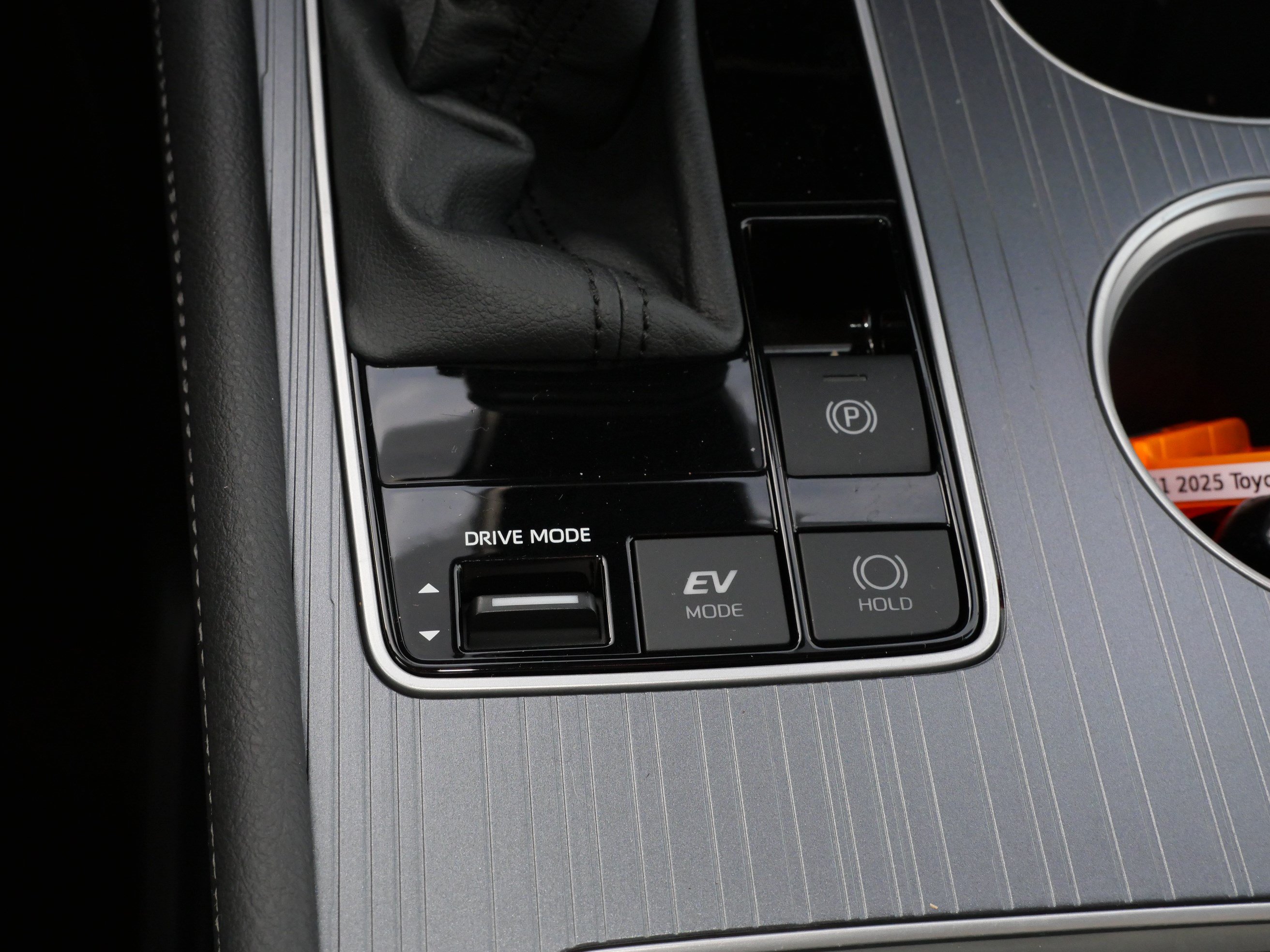Certified 2025 Toyota Sienna LE AWD/4WD image 29