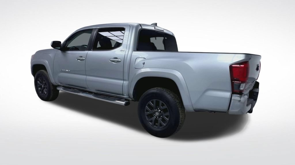 Used 2022 Toyota Tacoma SR5 AWD/4WD image 8
