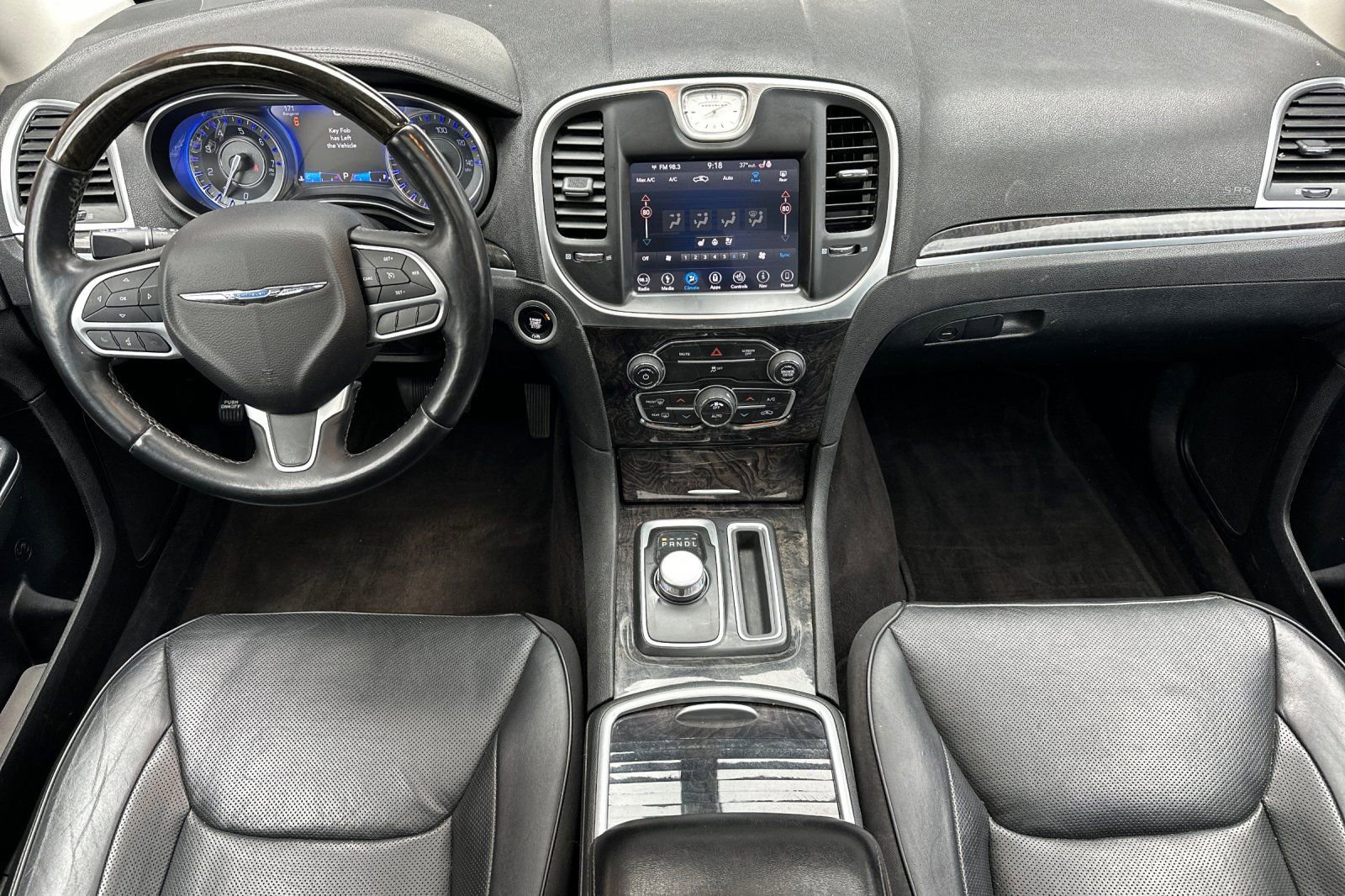 Used 2018 Chrysler 300 Limited image 17