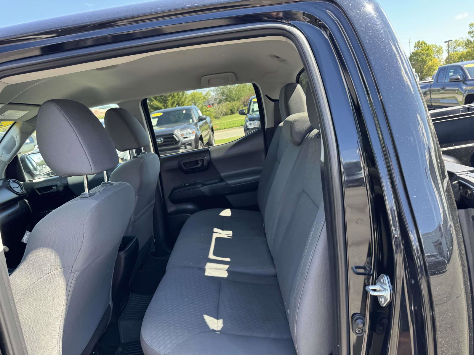 Certified 2022 Toyota Tacoma SR image 10