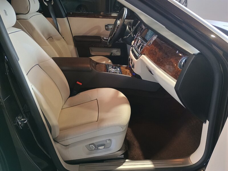 Used 2013 Rolls-Royce Ghost RWD image 43