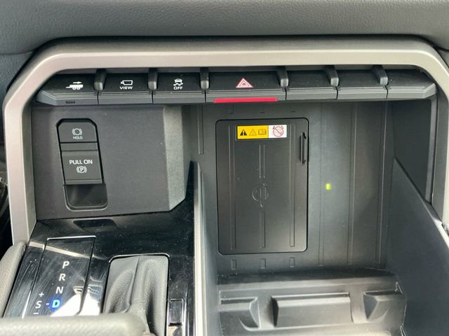 Used 2024 Toyota Tundra Limited AWD/4WD image 23