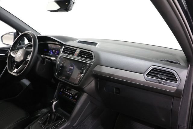 Used 2023 Volkswagen Tiguan SE R-Line FWD image 16