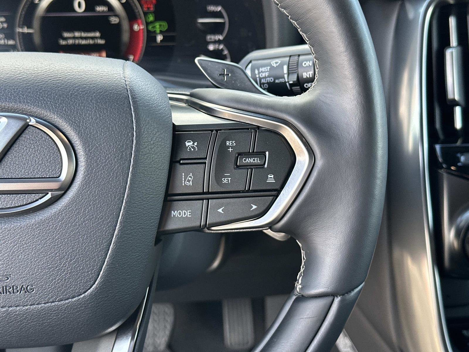 Used 2024 Lexus LX 600 4WD w/ Luxury Package image 30