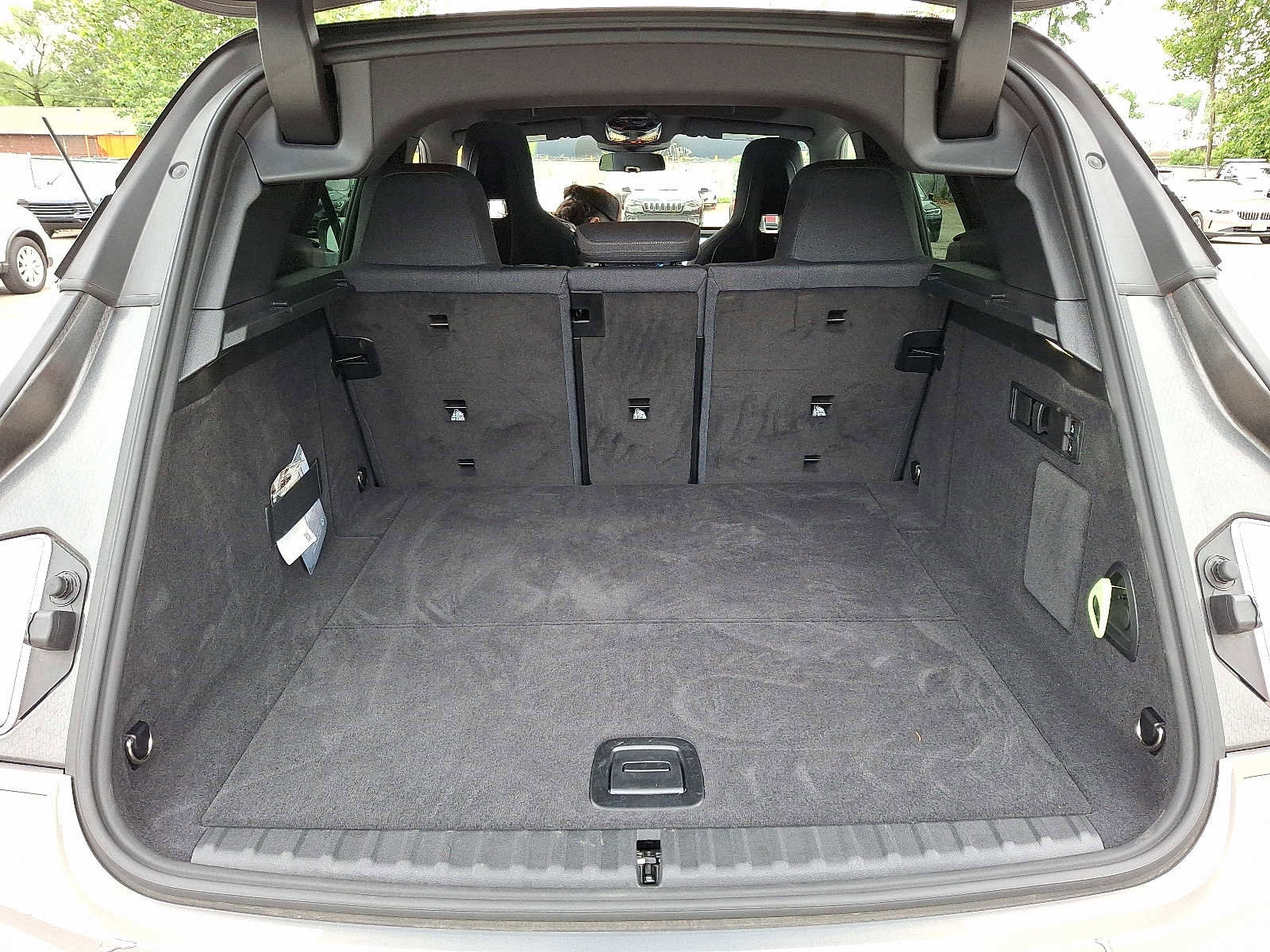 Used 2025 BMW iX xDrive50 image 28