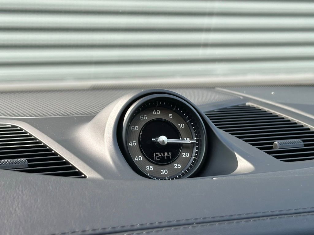 Used 2026 Porsche Cayenne Turbo AWD/4WD image 31