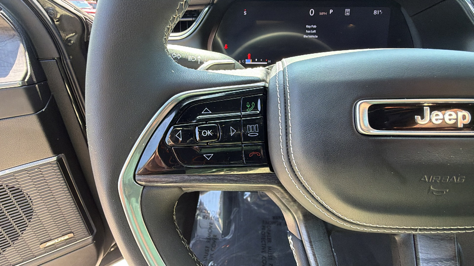 Used 2025 Jeep Grand Cherokee Overland w/ Luxury Tech Group IV AWD/4WD image 28