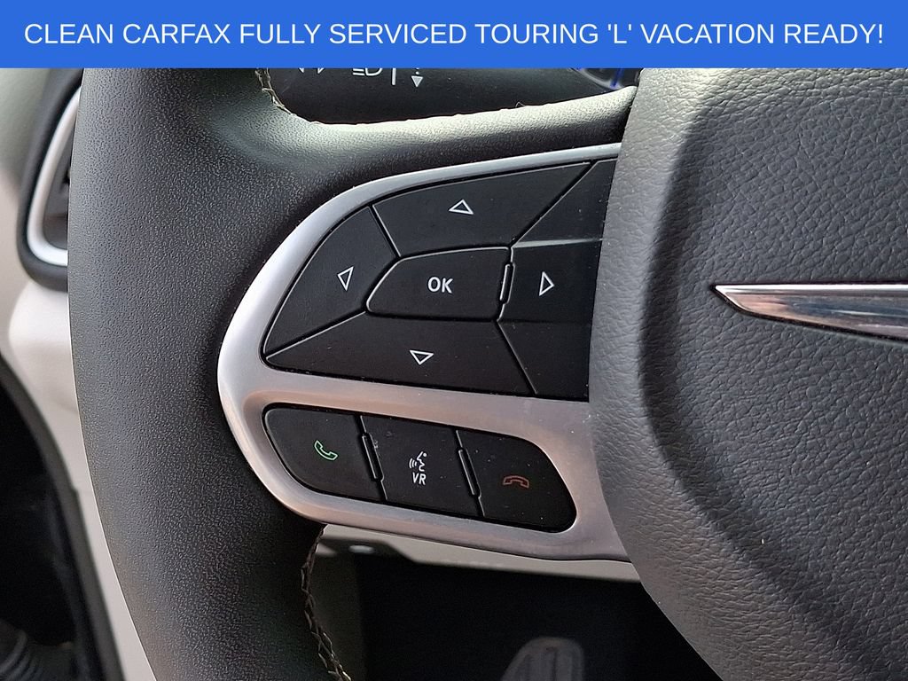 Used 2023 Chrysler Pacifica Touring-L FWD image 21