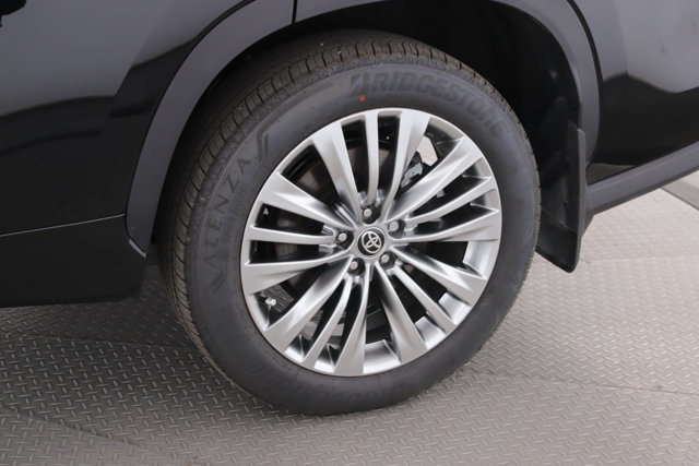 Used 2026 Toyota Highlander Platinum AWD/4WD image 14