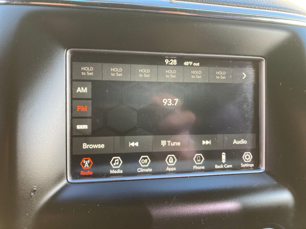 Used 2020 Jeep Grand Cherokee Laredo image 23