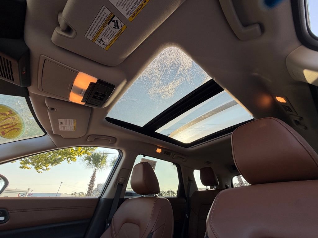 Certified 2025 Nissan Pathfinder Platinum FWD image 27