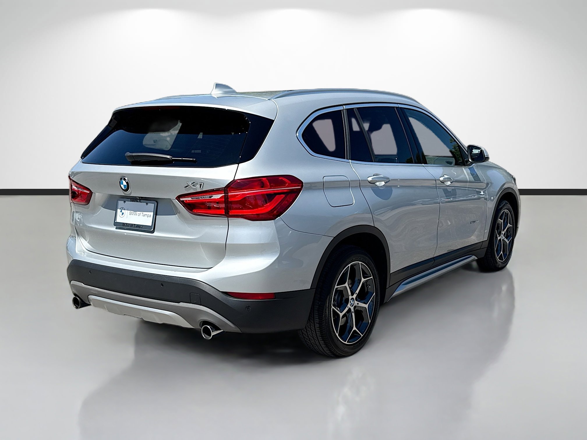 Used 2017 BMW X1 sDrive28i FWD image 3