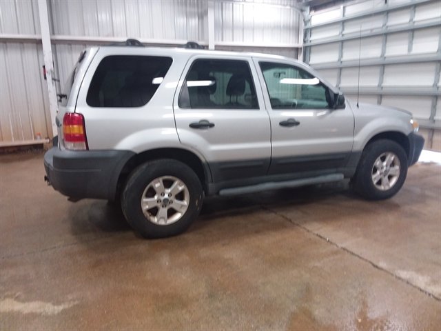 Used 2006 Ford Escape XLT image 2