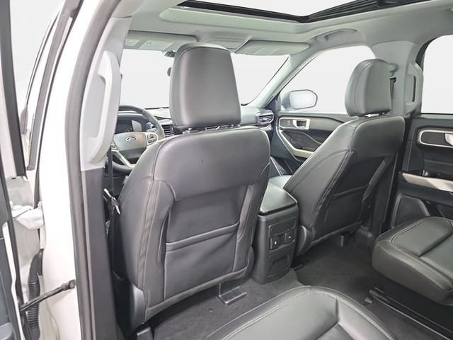 Used 2023 Ford Explorer XLT w/ Equipment Group 202A AWD/4WD image 12