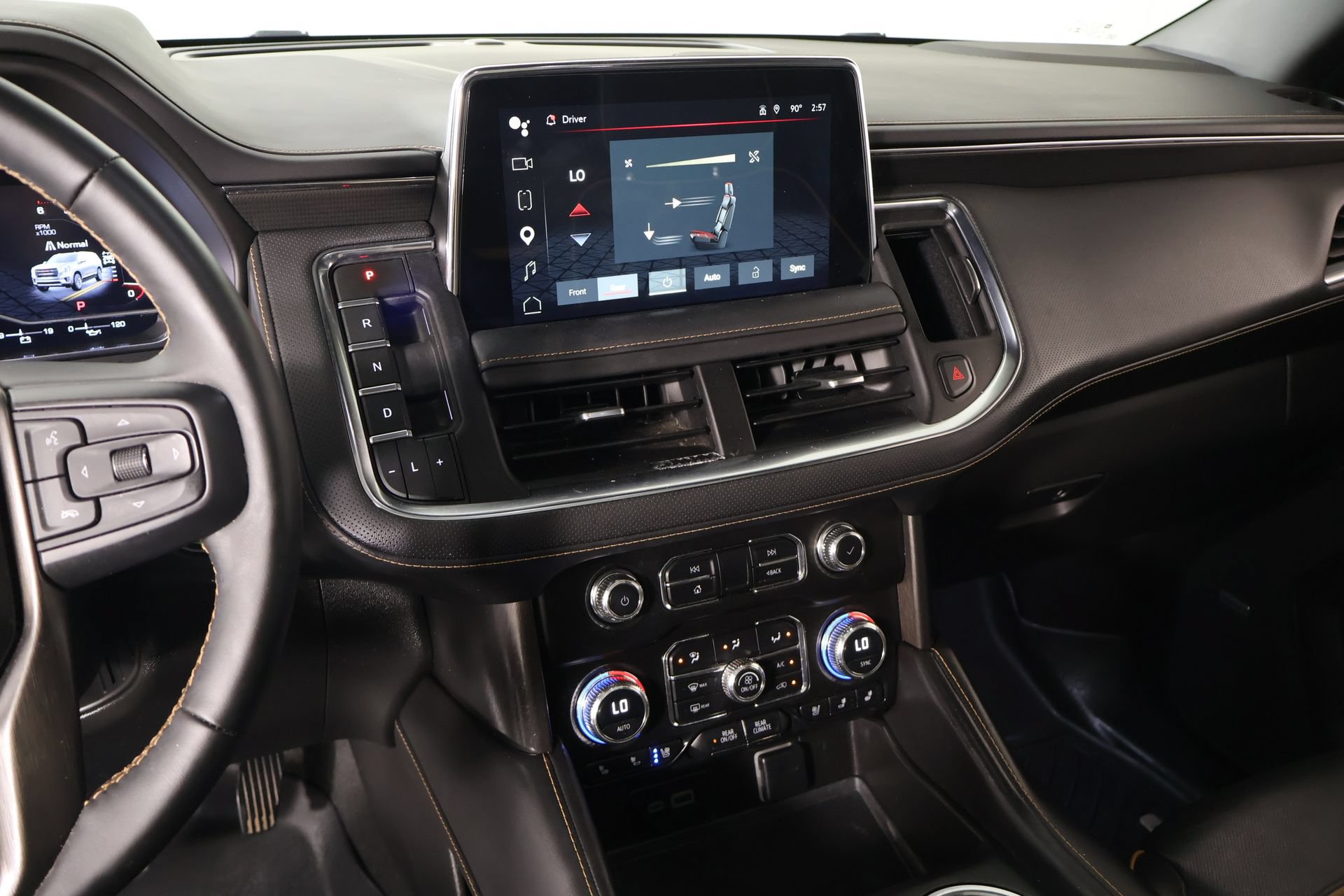 Used 2023 GMC Yukon XL AT4 w/ AT4 Premium Plus Package AWD/4WD image 5