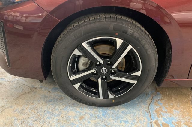 Used 2024 Nissan Sentra SV FWD image 30