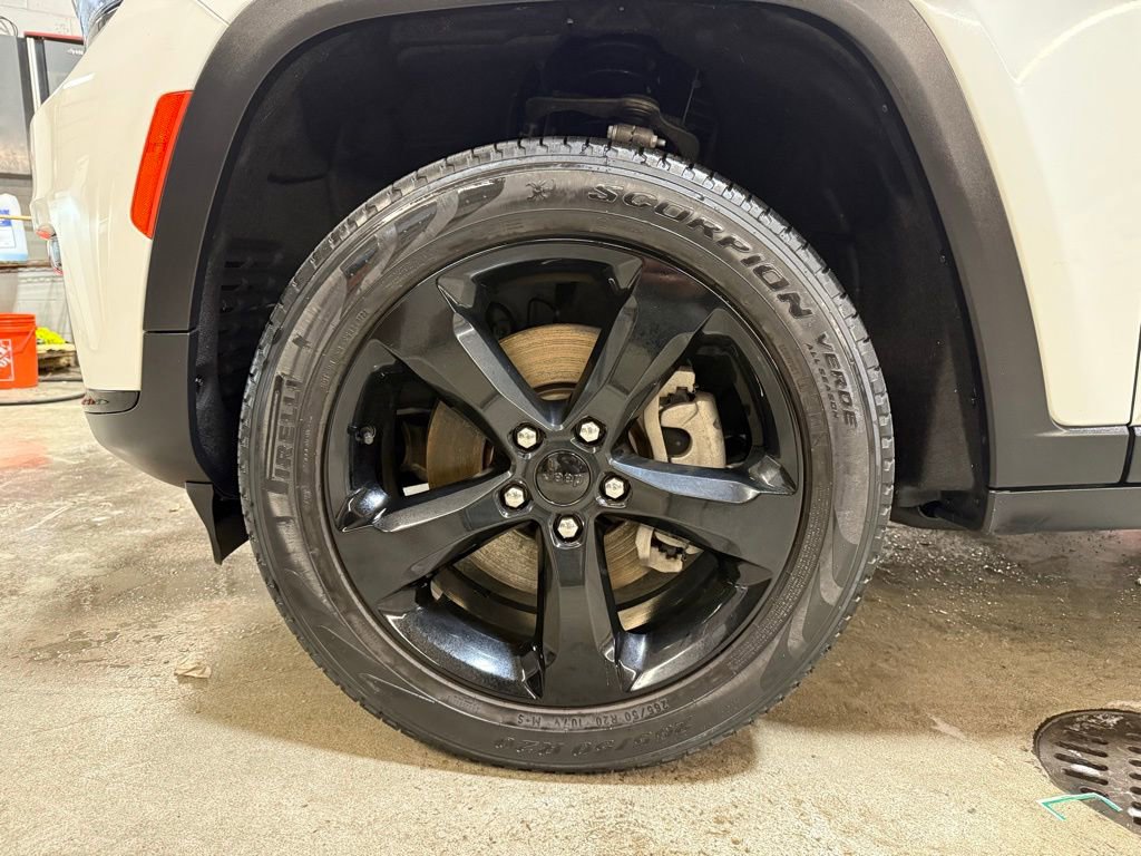 Certified 2023 Jeep Grand Cherokee L Limited w/ Black Appearance Package AWD/4WD image 34