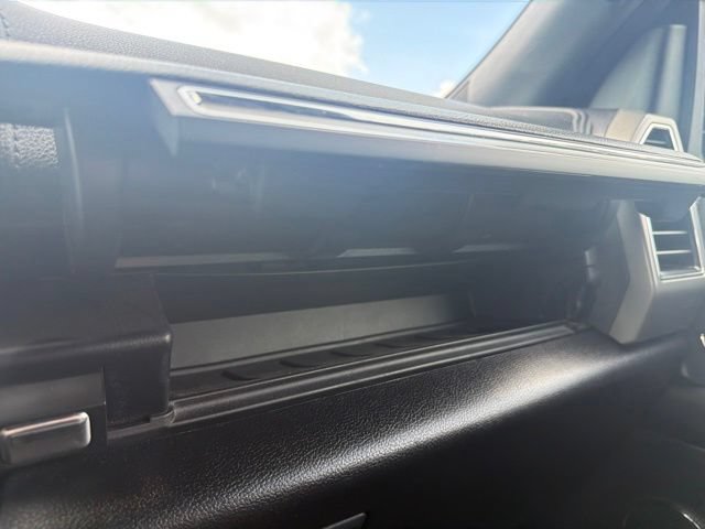 Used 2020 Ford Expedition XLT w/ Equipment Group 202A AWD/4WD image 43
