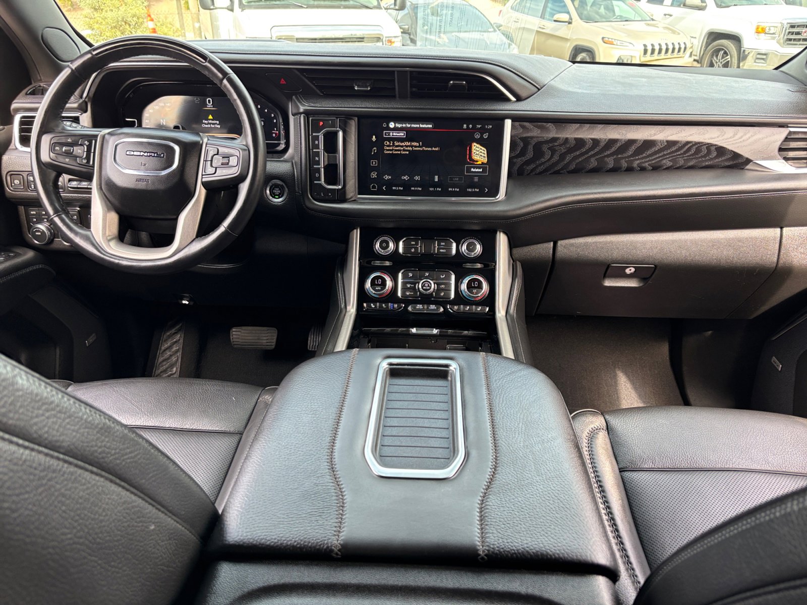 Used 2023 GMC Yukon Denali w/ Advanced Technology Package image 20