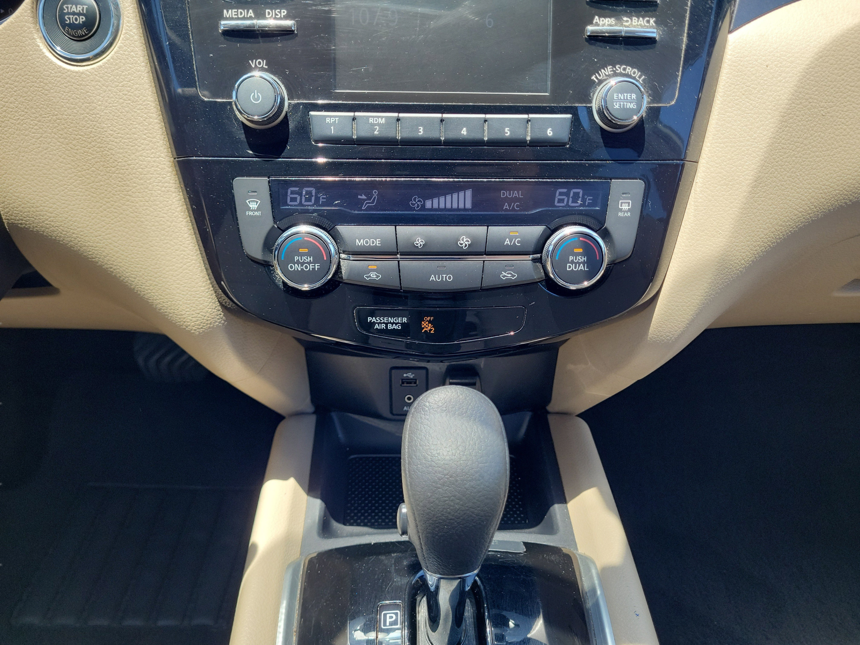 Used 2016 Nissan Rogue SV FWD image 14