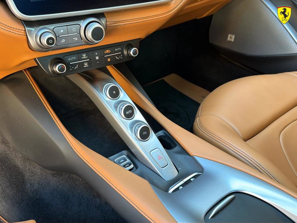 Used 2019 Ferrari Portofino image 28