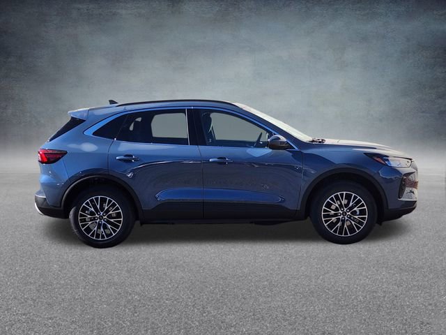 New 2026 Ford Escape SE w/ Class II Trailer Tow Package image 8