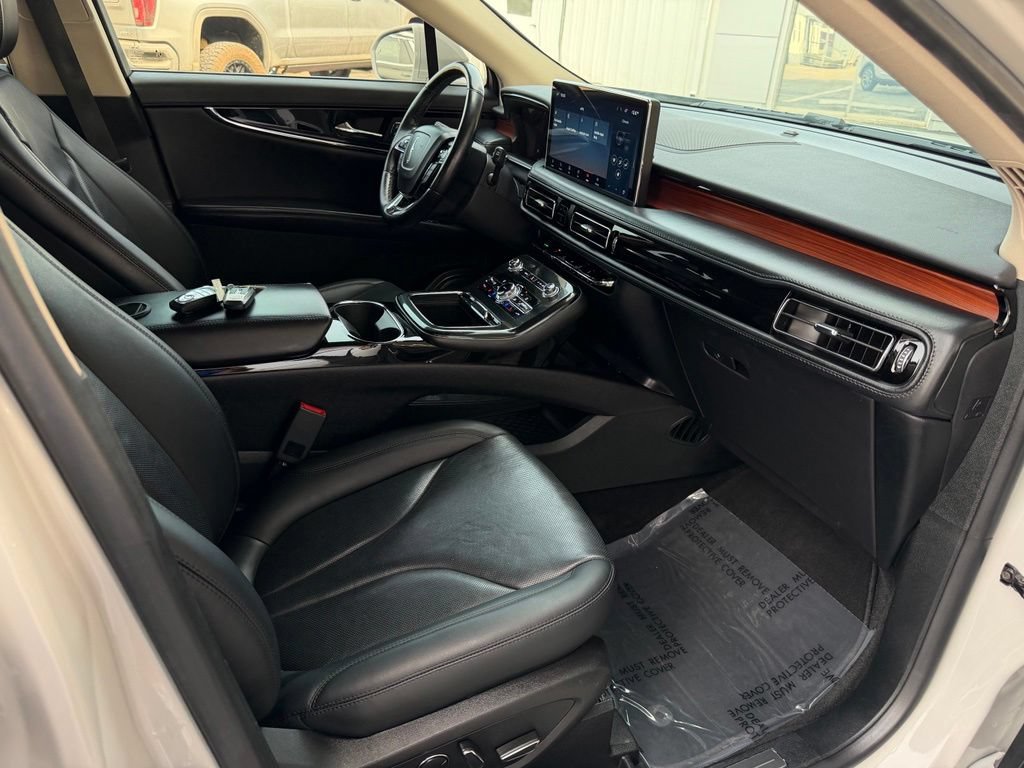 Used 2022 Lincoln Nautilus Reserve FWD image 17