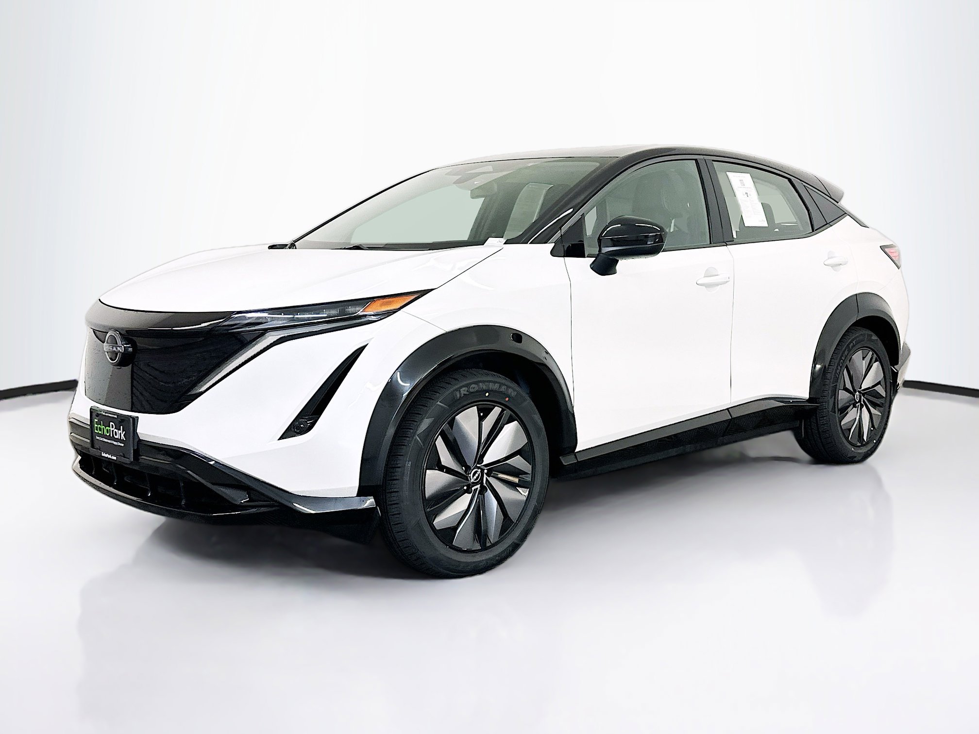 Used 2024 Nissan Ariya AWD image 3