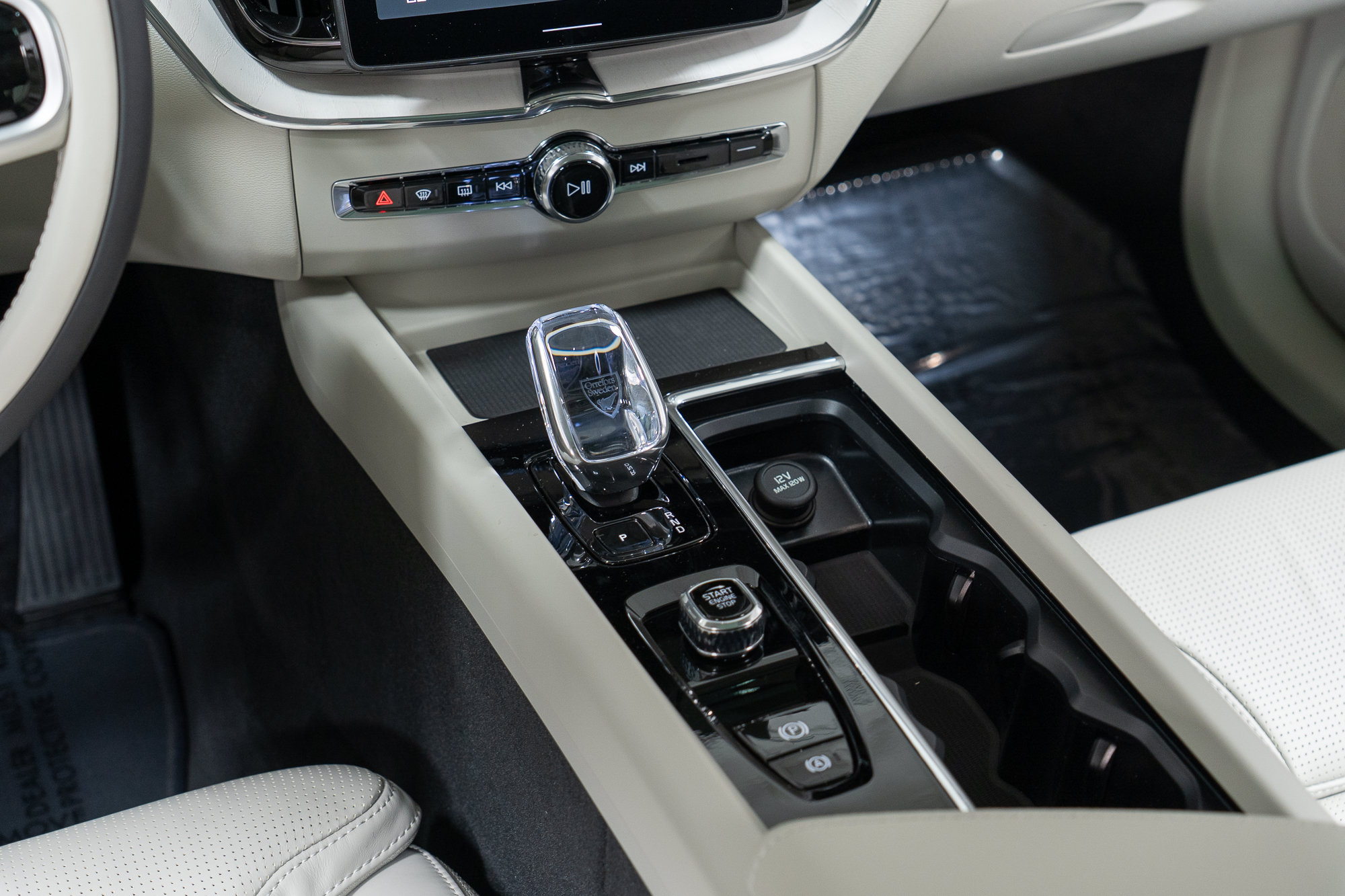 New 2026 Volvo XC60 T8 Ultra w/ Climate Package AWD/4WD image 20