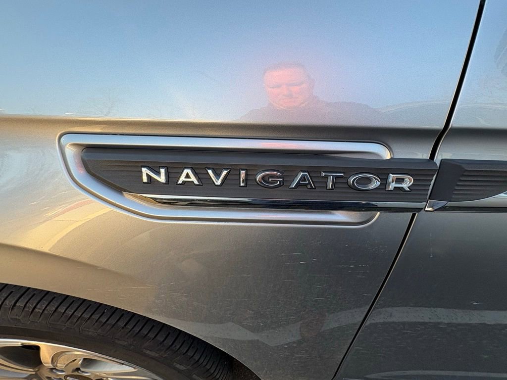 Used 2022 Lincoln Navigator Reserve image 25