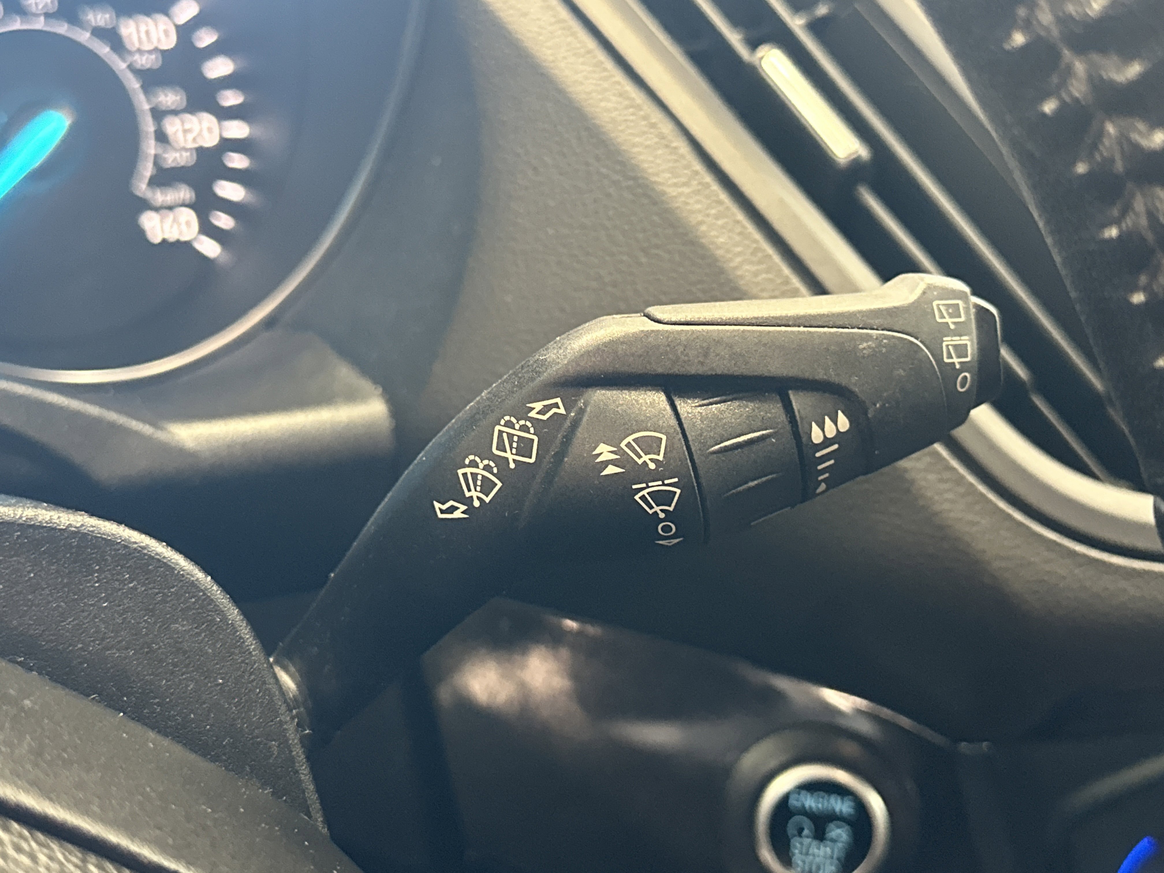 Used 2017 Ford Escape Titanium image 36