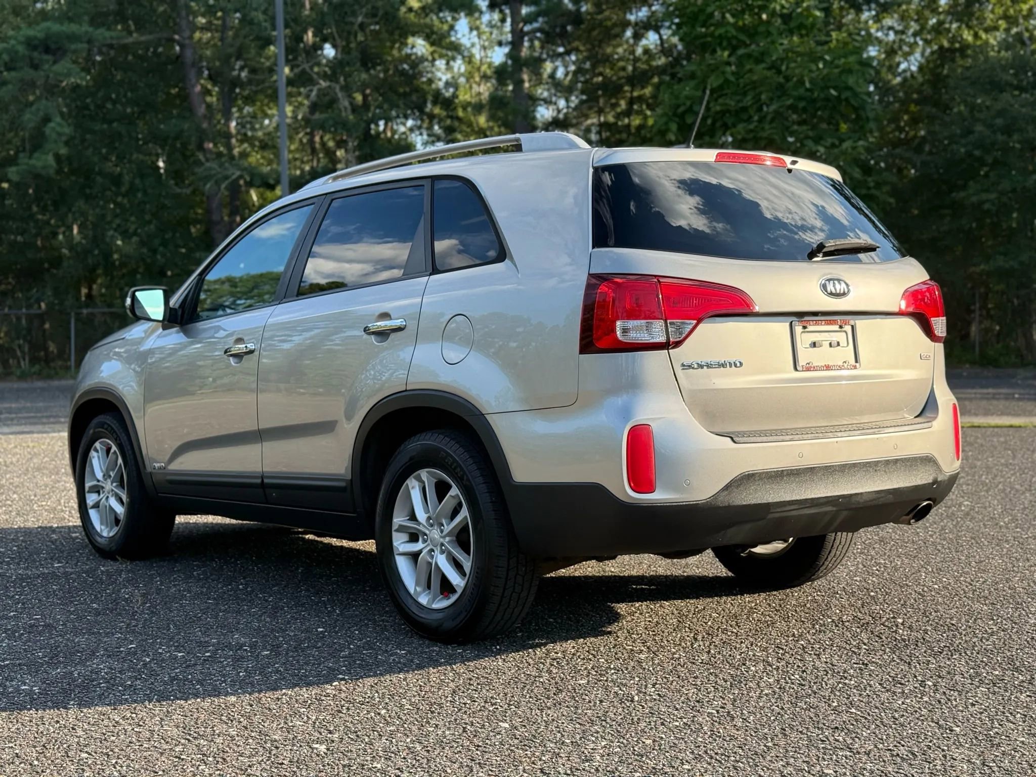 Used 2015 Kia Sorento LX image 3